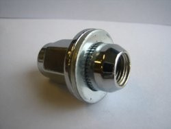 Wheel nut Toyota Hilux