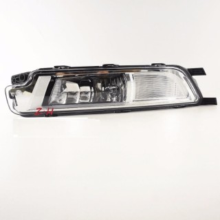 Fog lamp VW Passat B8 (2015-2019), pasažieru pusē