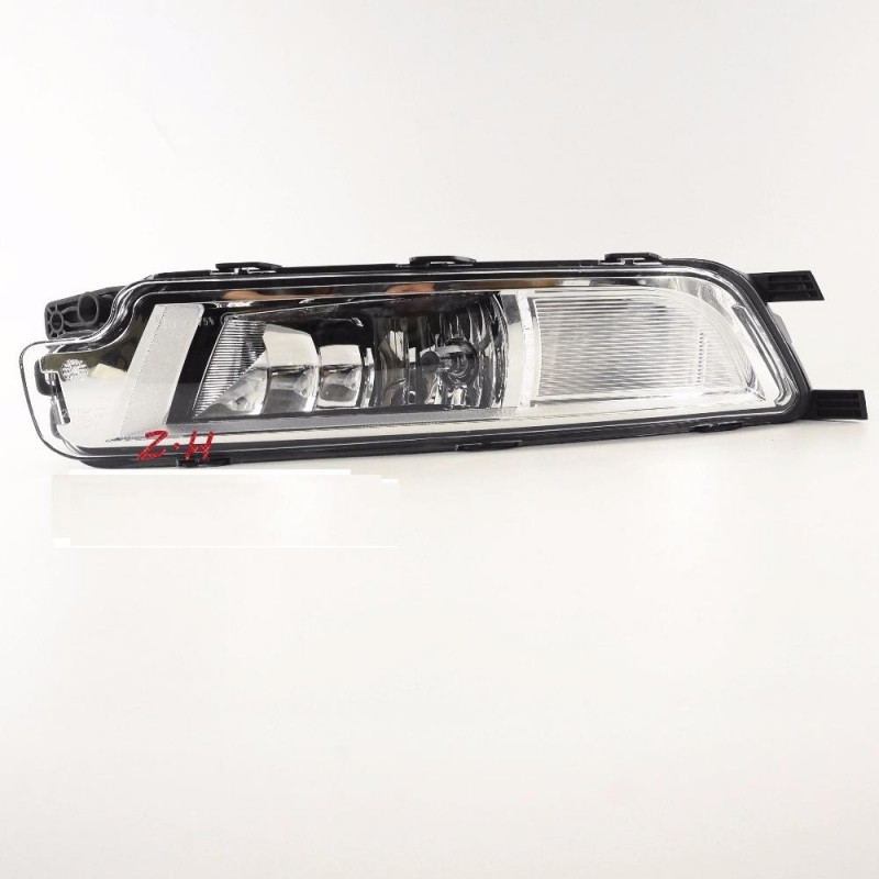 Fog lamp VW Passat B8 (2015-2019), pasažieru pusē