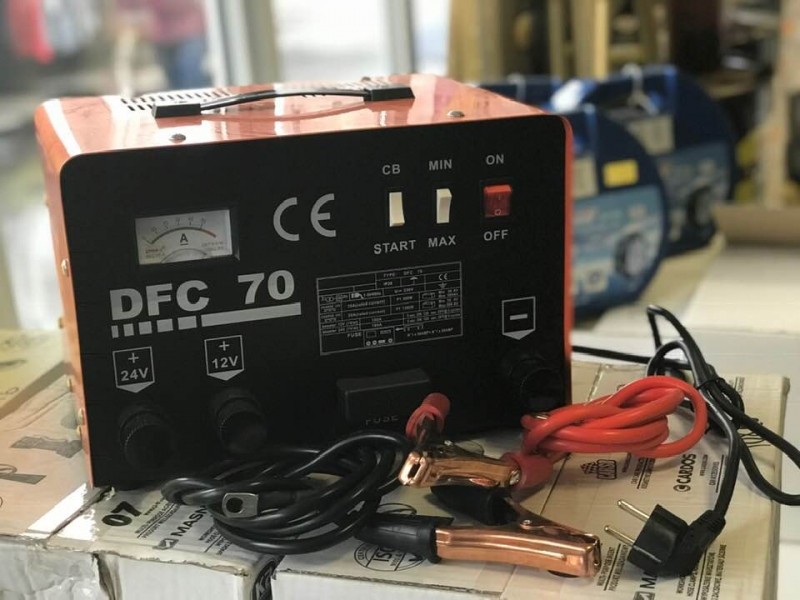 Car battery charger & booster 20-180A, 12/24V 