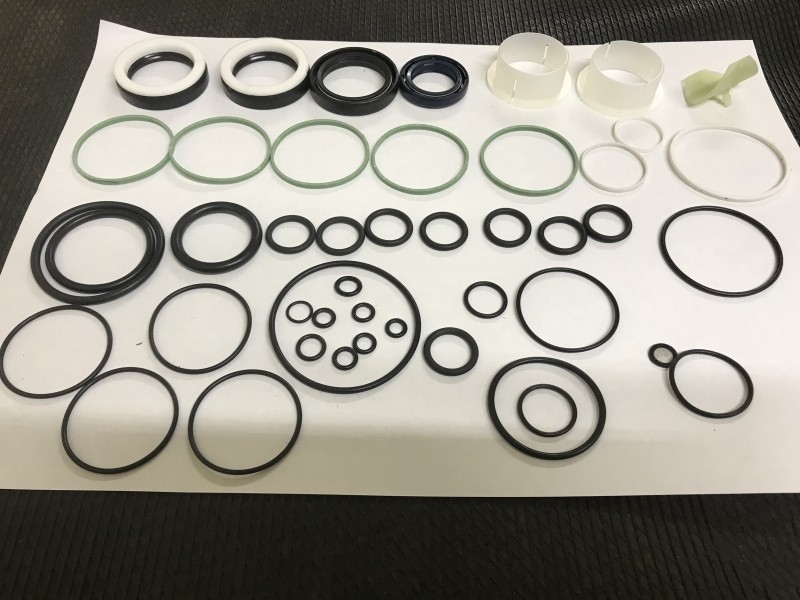 Steering rack repair kit BMW 5-serie E39 (1995-2004)/X5 E53 (1999-2007);/ with servotronic  