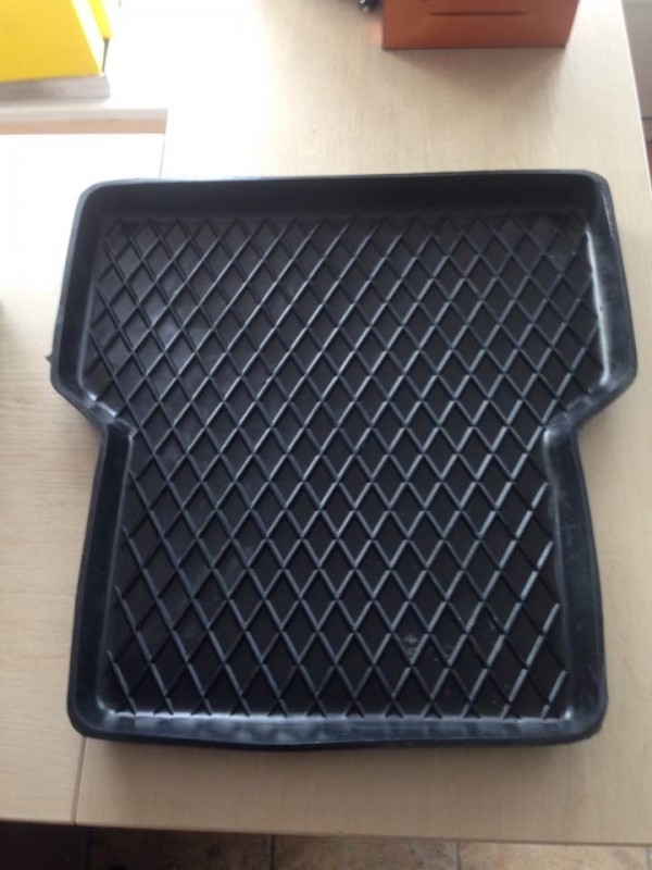 Rear floor mat (deep), universal.   