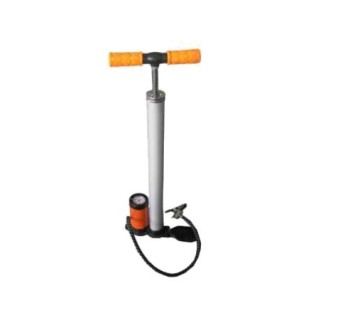 Hand pump with monometre
