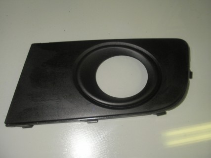 Front bumper grill VW Amarok (2010-), left