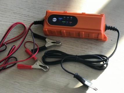 Car battery charger & conditioner, max 3.8A, 12V