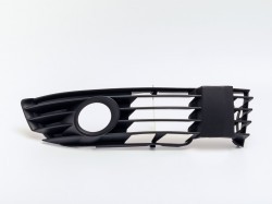 Front bumper grill with holes for fog lamps VW Passat B5 (2000-2005), right side