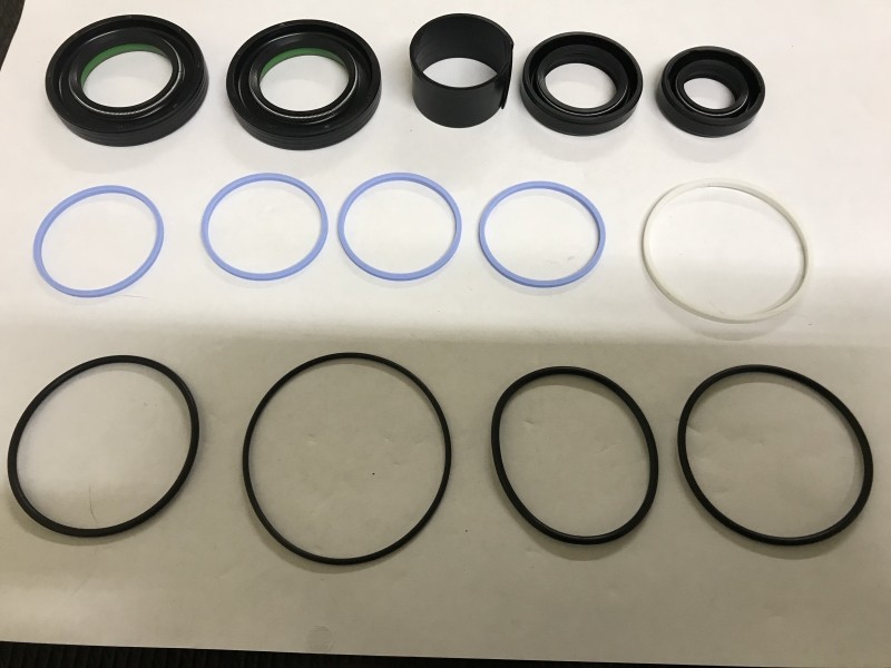 Steering rack repair kit for Toyota 4RUNNER (2003-2009); LAND CRUISER PRADO 120 (2002-2009); LEXUS GX (2002-2009)