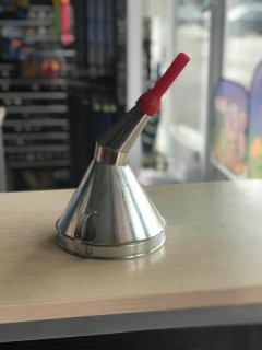 Metal funnel, 7"/17.7cm