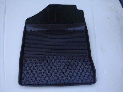 Front floor rubber mat (driver side), universal