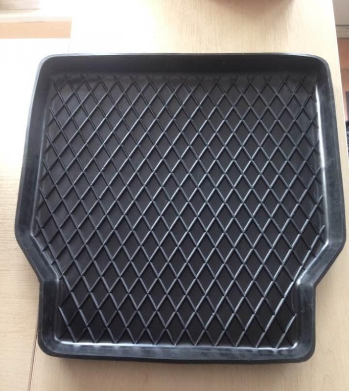 Rear floor mat (deep), universal.   